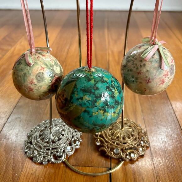 Vintage Decoupage Christmas Ball Ornament Set of 3 - Paper Mache Angel & Roses - Picture 8 of 14